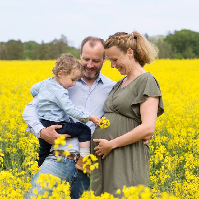 Schwangerschaftsshooting Rapsfeldt Familie