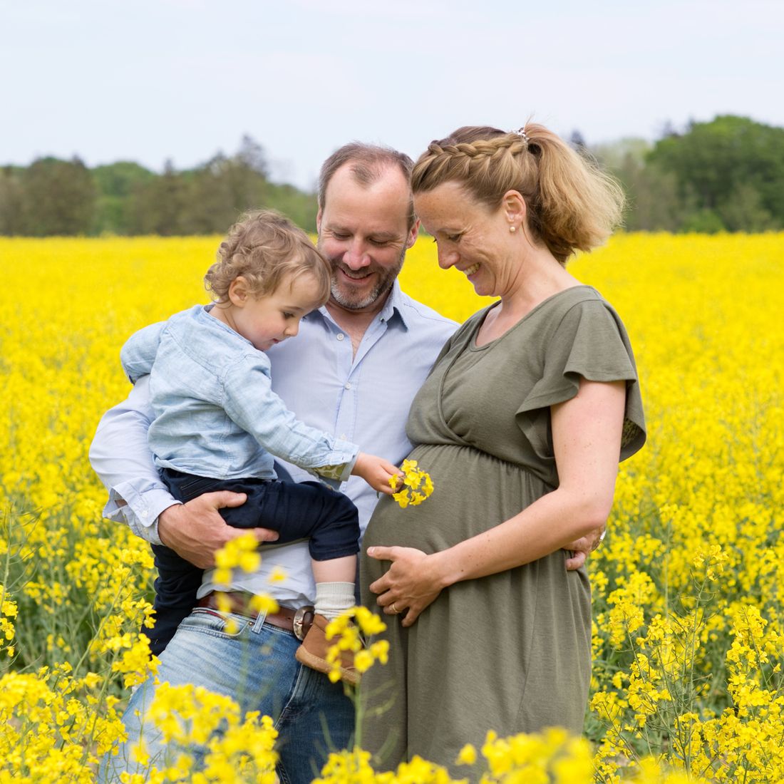 Schwangerschaftsshooting Rapsfeldt Familie