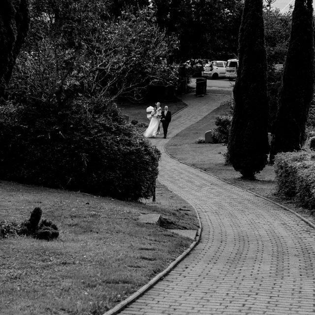 Our Focus Photography auf Gut Knoop bei Kiel Hochzeit Kirche 01