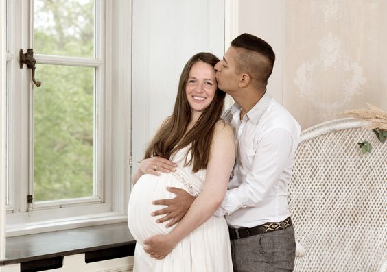 Babybauch Kiel Kuss